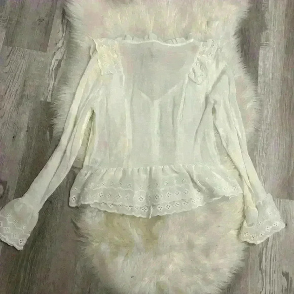 NWT Chelsea & Violet flutter sleeve Embroidery and ruffle trim sz small boho - Picture 7 of 8